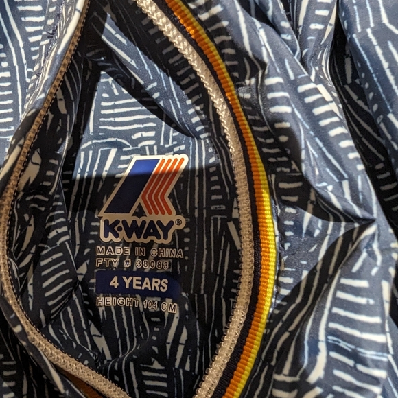 Boys reversible K-Way size 4 T - Picture 4 of 4